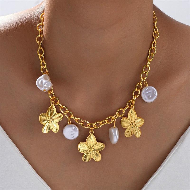 Fashion Creative Color Diamond Sunflower Necklace For Women With Multilayer Chain Style