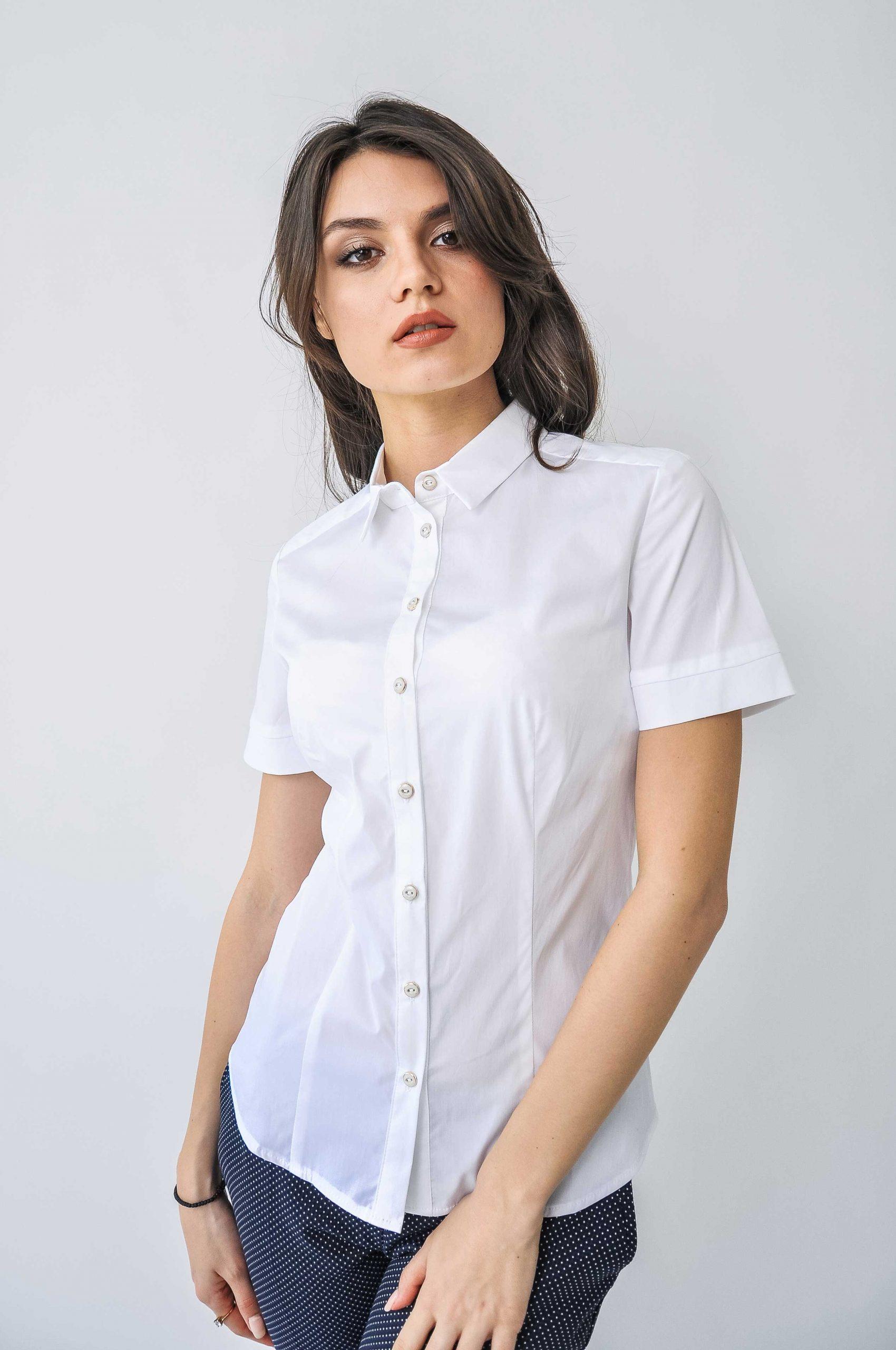 

Класична сорочка з бавовни з коротким рукавом. 44