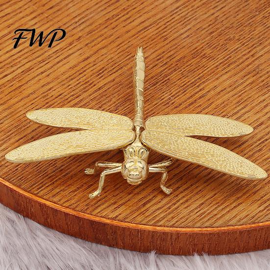 Collectible Brass Insect Ornament Dragonfly Delicate Modelling Sculpture Vintage Copper Rustic Animal Style for Home Decor Art