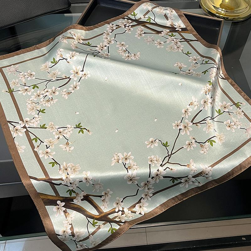 Foulard quadrato piccolo in seta 100% turchese, foulard primaverile e autunnale in seta di gelso, decorazione versatile, piccolo foulard da ufficio per proteggere la colonna cervicale