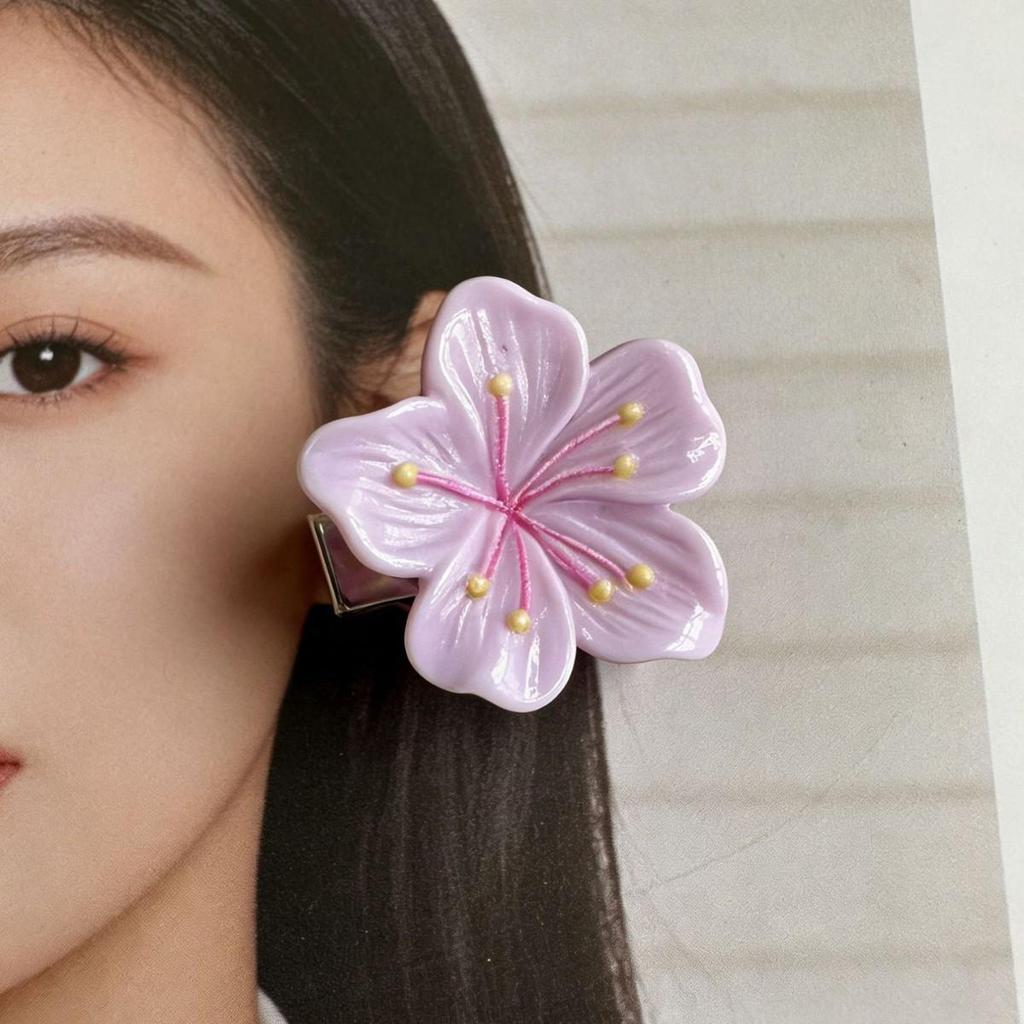 Elegant Floral Claw Hair Clip for Women - Sophisticated Bangs & Side Hair Accessory