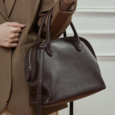 A Niche Design, Retro Cowhide, Fashionable Shell Handbag, Large-capacity Single-shoulder Handbag