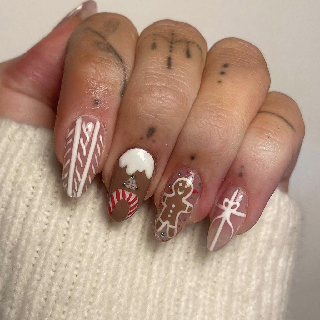 24 Stück Weihnachtskleidung Rüstung Schneeflocke Liebe Schneemann Maniküre Kurze Mandel Schleife Europäisch und Amerikanisch Lange Nagelstücke