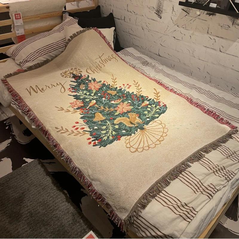 Textile City Merry Christmas Squirrel Pine Tree Tapestry Jacquard Throw Blanket Dust Proof Sofa Cover Home Decorative Textile