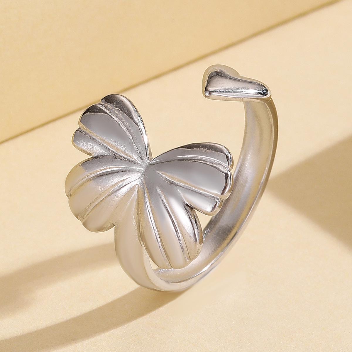 Elegant Retro Irregular Flower Stainless Steel Adjustable Ring for Women - 18K Gold Plated Jewelry
