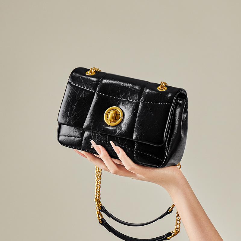 Autumn Winter 2025 New Fashion Small Square Bag Versatile Genuine Leather Women's Bag High-Quality Texture Chain Bag Trendy Commuter Crossbody Bag