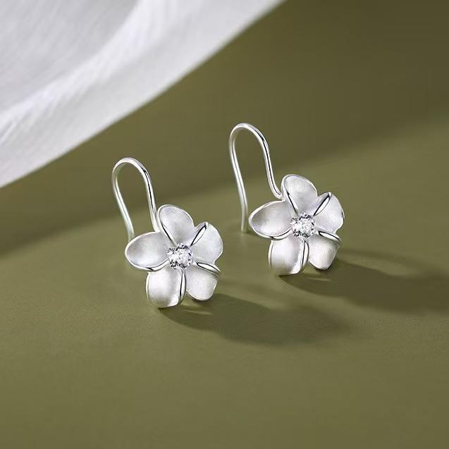2026 New Zircon Flower Earrings, High-end Personalized Zircon Flower Ear Hook Jewelry серебряный