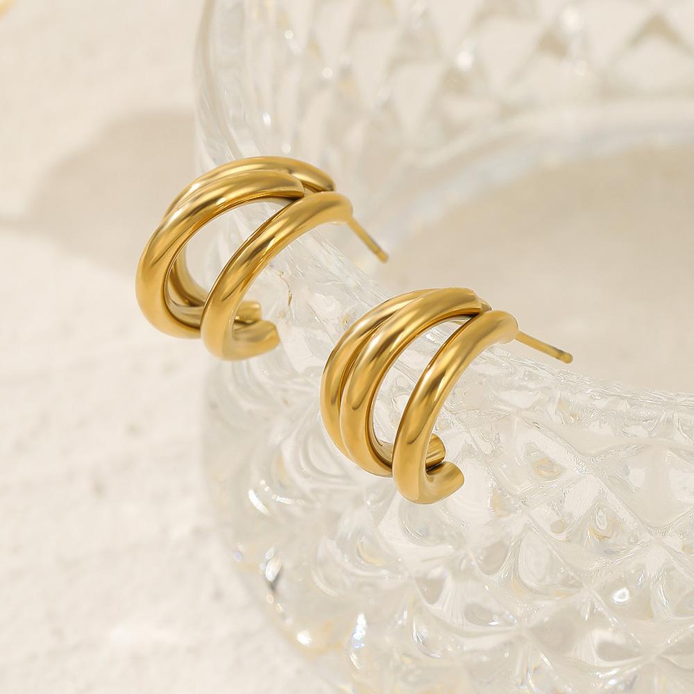 Xiaoxiangfeng geometric earrings women's high-end sense Korea Dongdaemun trinkets niche stainless steel earrings explosion