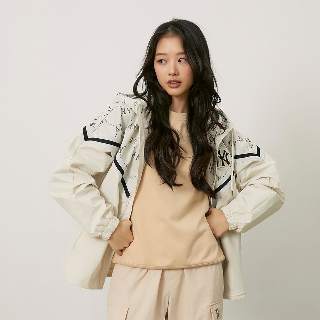 New MLB MONOGRAM Collection New York Yankees 24FW Windproof Jacket Unisex Dark Cream 3AWJM0144-50CRD