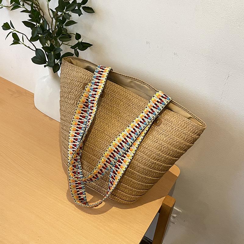 Straw Bag Women's Large Capacity 2025 New Vacation Beach Straw Bag Woven Bucket Bag Vegetable Basket Seaside Tote Bag