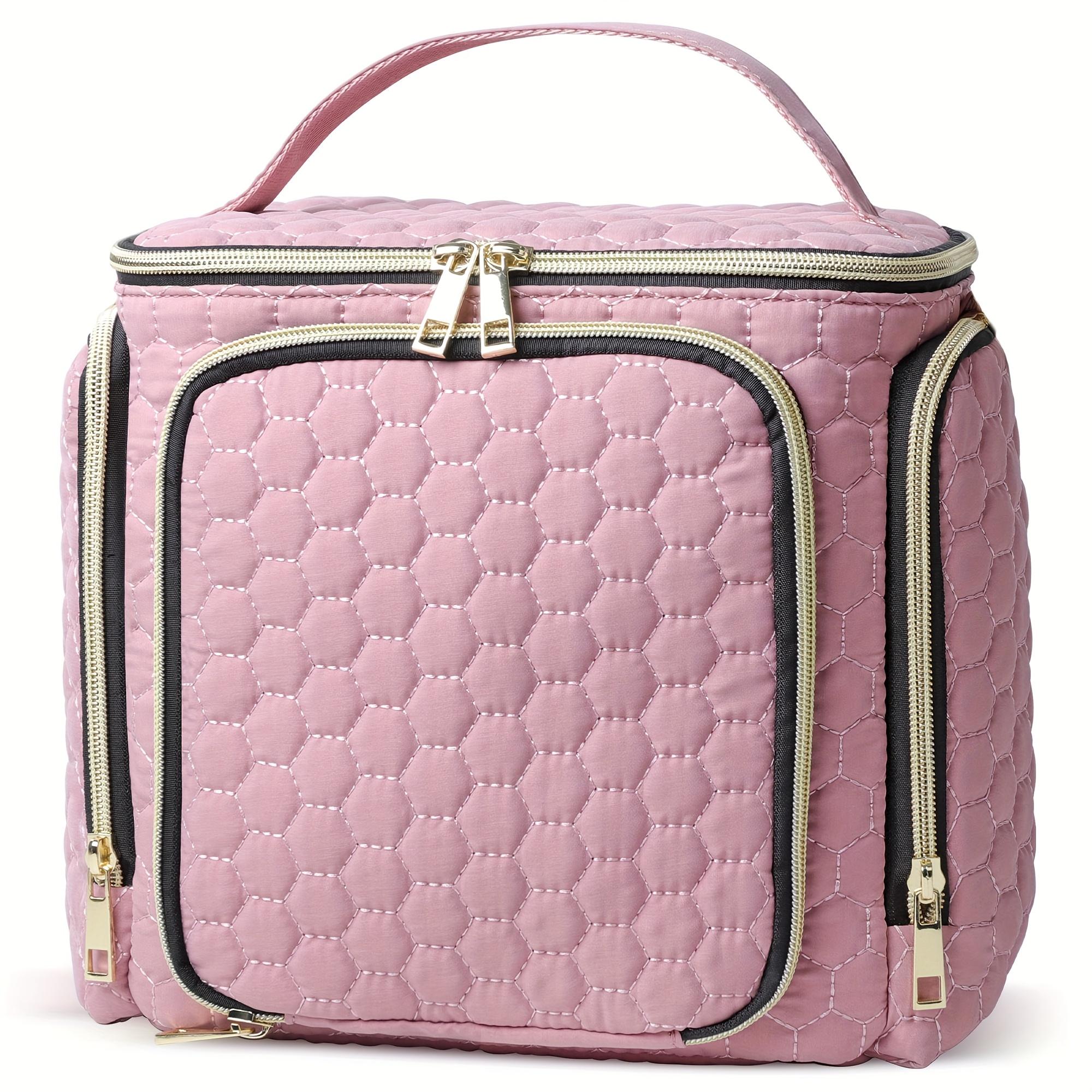 

Большая розовая стеганая косметичка с золотыми молниями. Многокарманный органайзер для макияжа с разделением на влажное/сухое. Идеальный дорожный чехол. розовый