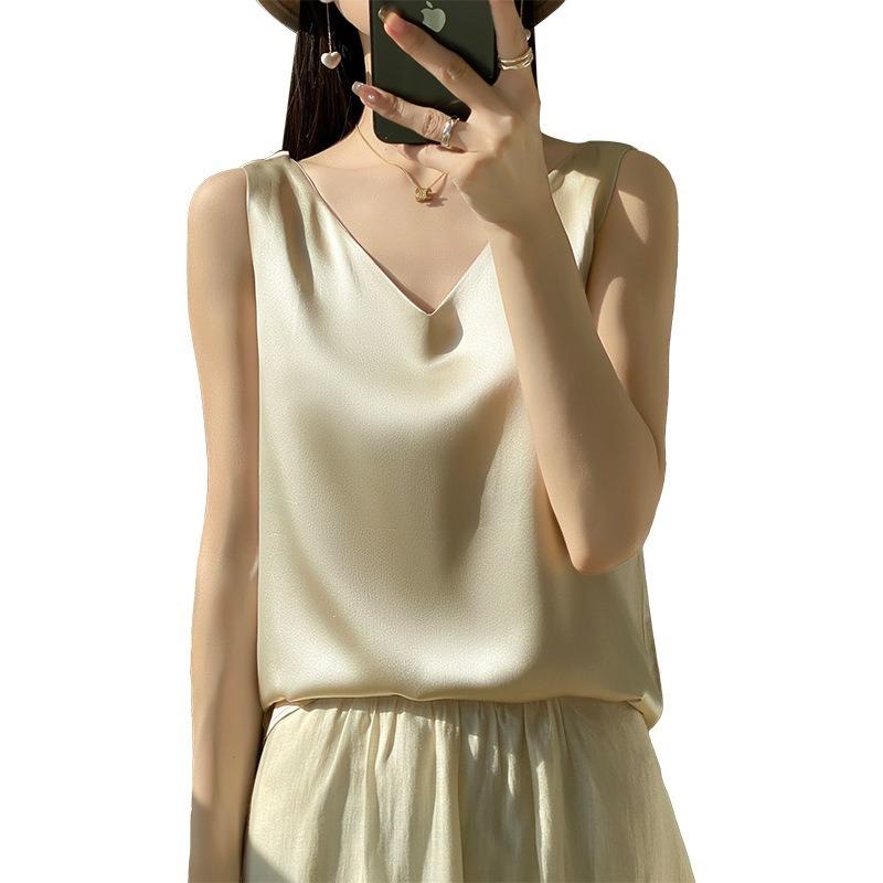 Women S Slim Fit V Neck Short Length Wide Strap Camisole Top