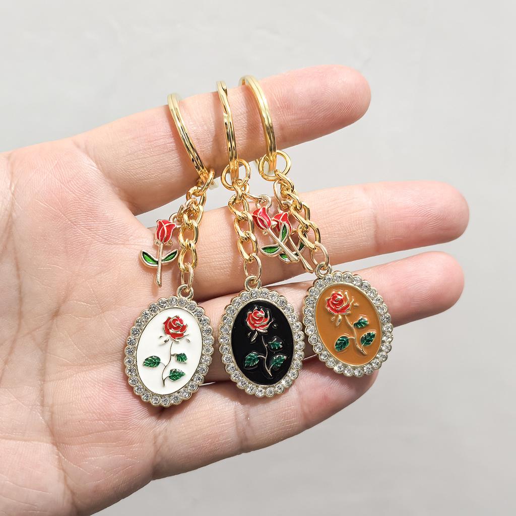 Retro French Palace Style Keychain Alloy Rhinestone Rose Pendant Luxury Bag Charm Couple Family Keychain Pendant