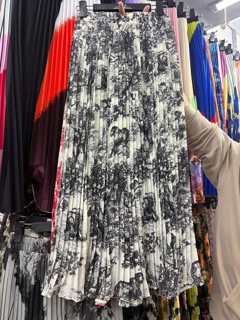 European & American Pleated Print Midi Skirt, Soft Chiffon Fabric, High Waist, Versatile Style