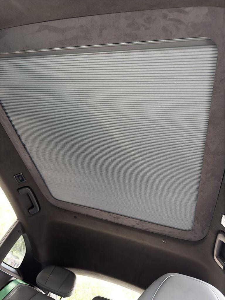 Ji 001 Blackout Sliding Sunroof Sunshade - Retractable Car Roof Canopy for Sun Protection and Heat Insulation, Black/Gray, Thickened.