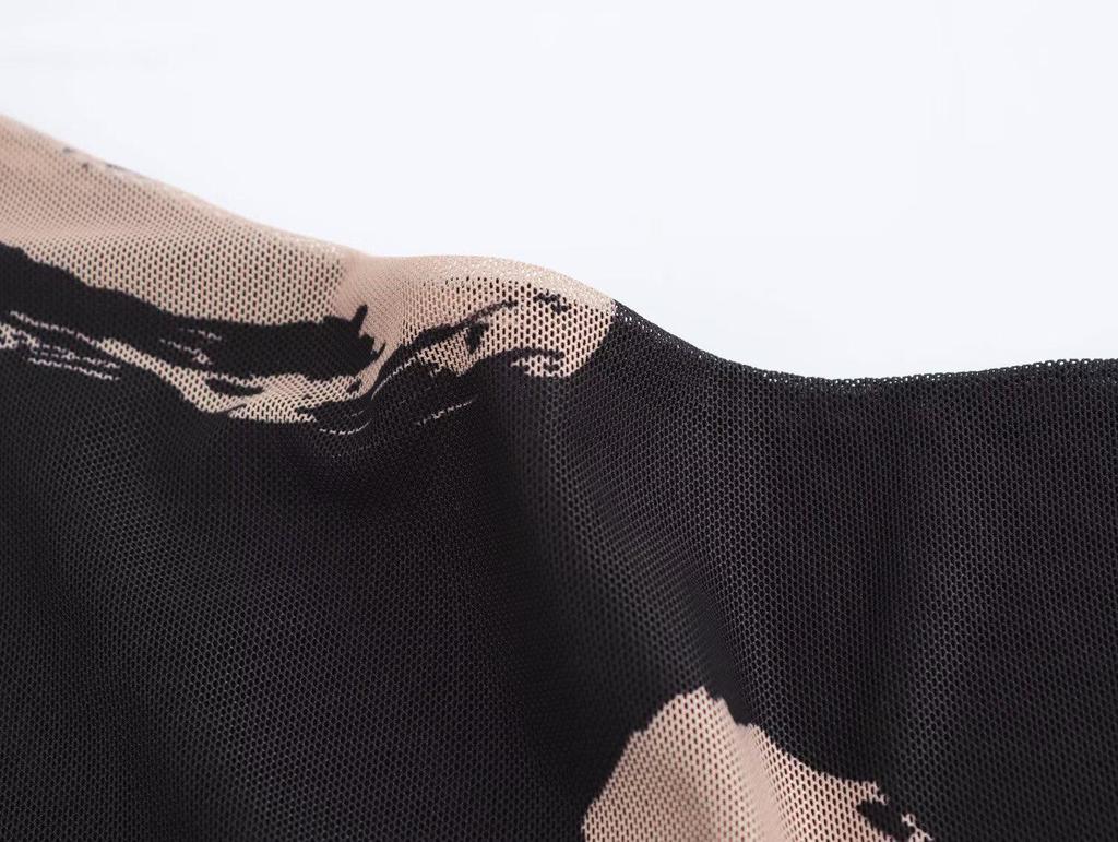 2024 Winter Women's Fashion: European & American Style One-Shoulder Slimming Print Bodycon Dress