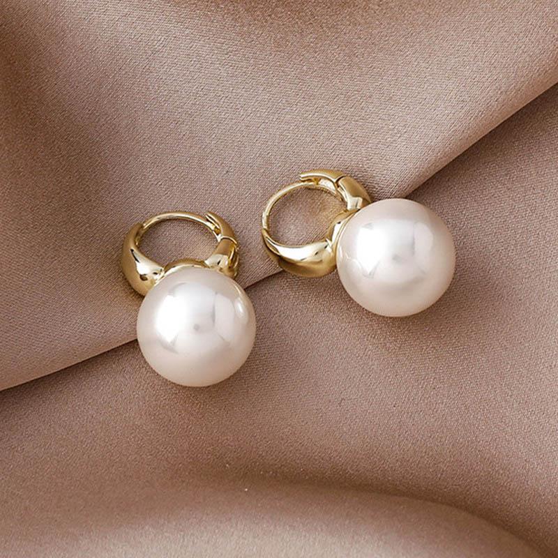New Cute Pearl Studs Hoop Earrings for Women Gold Eardrop Minimalist Tiny Huggies Hoops Wedding Fashion Jewelry