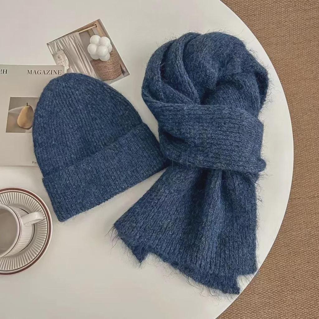 Red Wool Scarf and Hat Set: Cozy Knit for Autumn & Winter