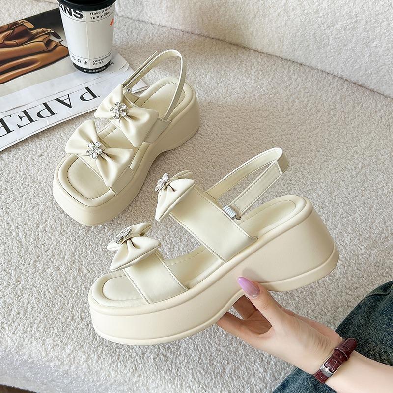 Platform sandals women's outer wear summer new one-word buckle with muffin versatile fashion beach cool slippers
