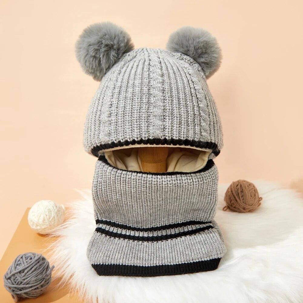 Căciulă tricotată din lână pentru copii cu acoperire tip eșarfă și pompoane pentru vârstele 1-6 ani