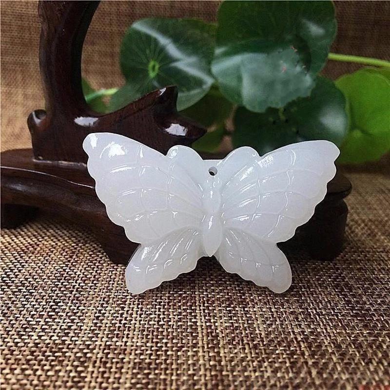 

1Pc New Natural White Jade Butterfly Pendant Necklace Decoration Gift