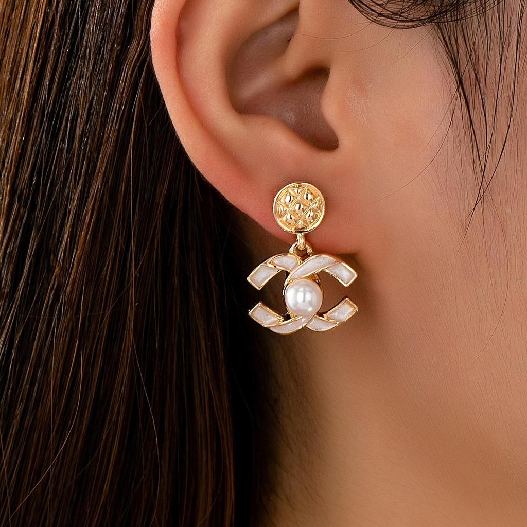 Daisy Jewelry: Imitation Pearl & Rhinestone CC Pendant Earrings for Women's Daily Wear