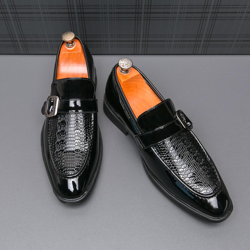 Fashion 2024 New Brand Men Wedding Leather Shoes Fashion Patent Leather Retro Business Work Shoes Derby Shoes Man Casual Flats Loafers