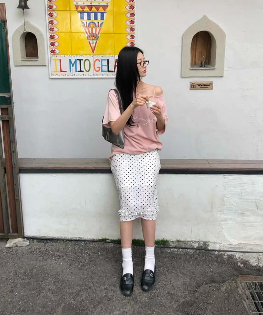 Seuteulaipeumagalin Lettering Pigment Off-Shoulder Vintage T-Shirt Pink