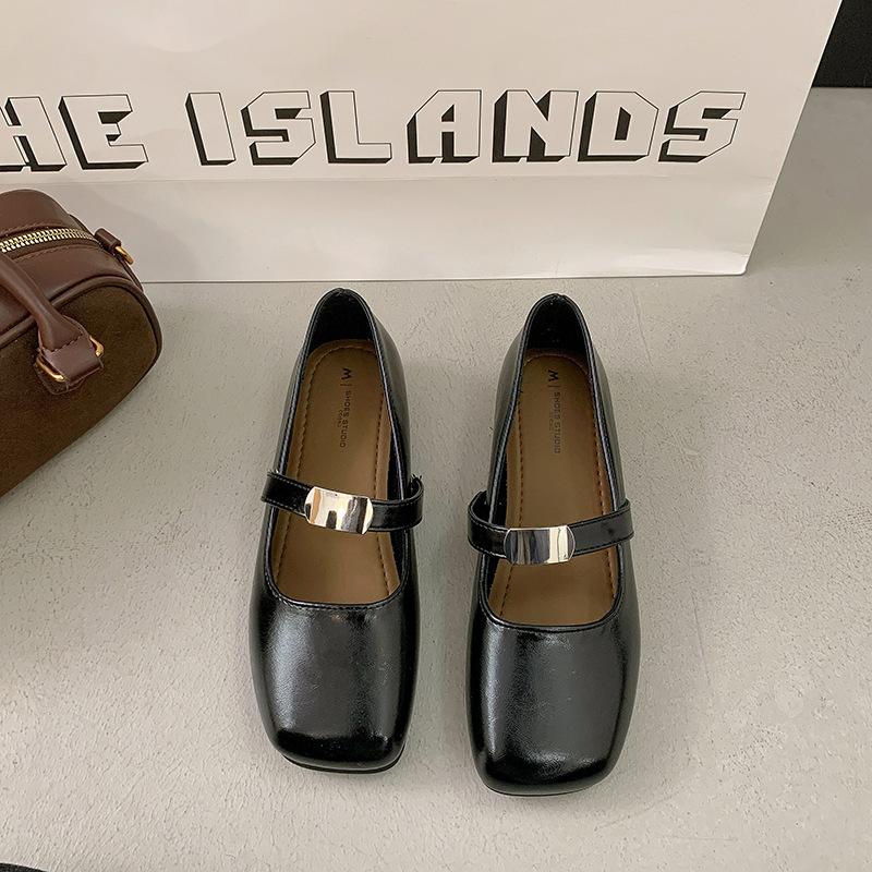 Summer square head evening breeze 2025 skirt Mary Jane shoes women's gentle shallow mouth with new one-pedal small leather shoes night