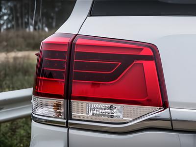 Luzes traseiras 2016-2021 (Padrão OEM) Lanterna traseira esquerda interna (na tampa da mala) para Toyota Land Cruiser 200