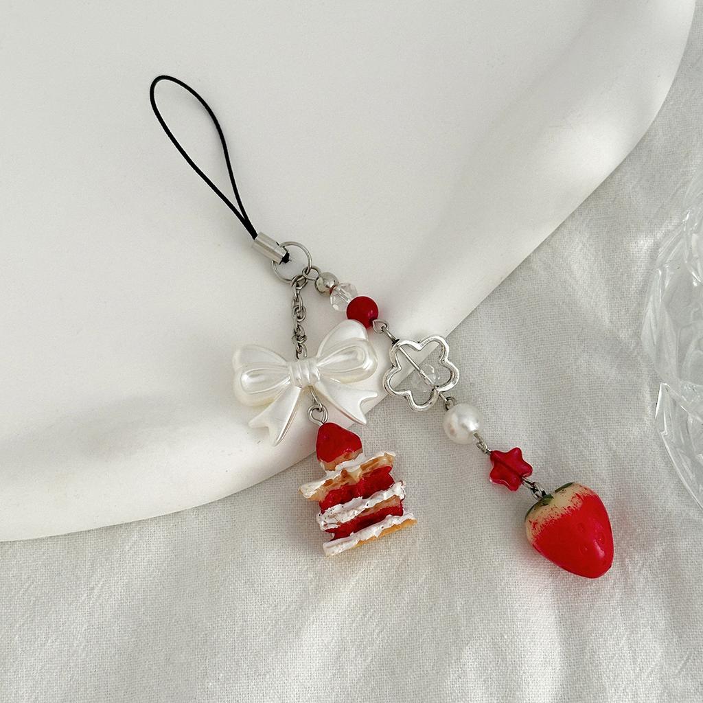 Creative Strawberry Cake Keychain Pendant, Wind Imitation Pearl Bow Bear Bag Pendant