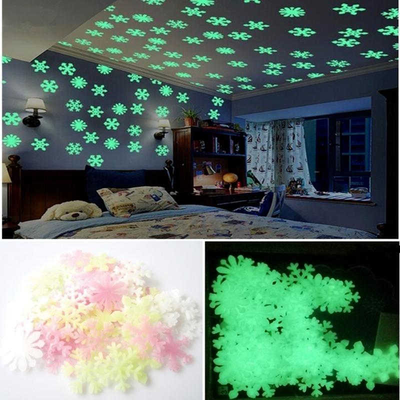 50pcs Snow Wall Stickers Christmas Decal Glow In The Dark Baby Kids Bedroom HomeSnowflake Luminous Fluorescent Wall Stickers