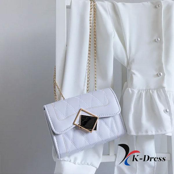 Quadratische Umhängetasche mit gesteppter Kette (2 Farben)