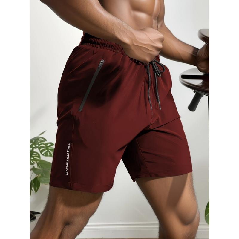 Sommerliche lässige Sporthorts sind atmungsaktiv und schnelltrocknend Herrenshorts
