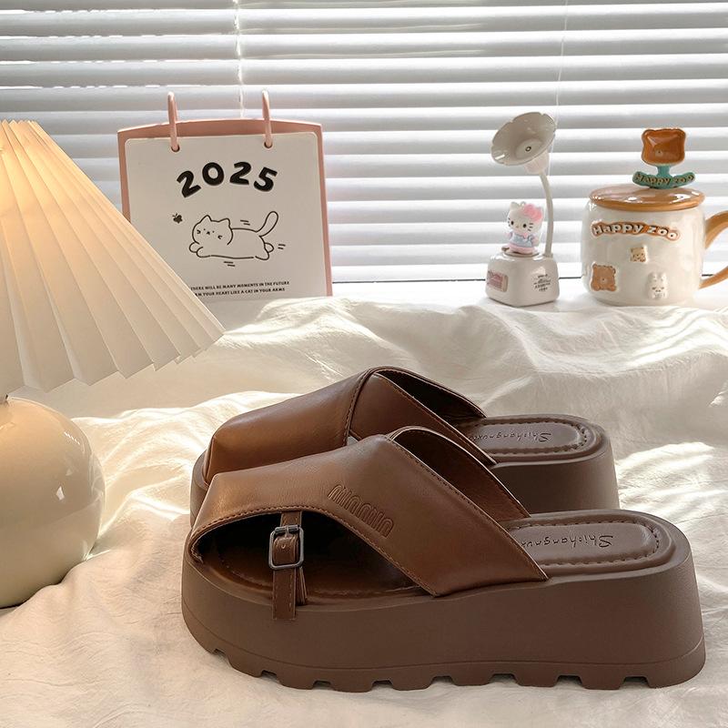 Roman slippers women's 2025 new summer fashion versatile leisure beach hollow cool thick bottom heightening slippers