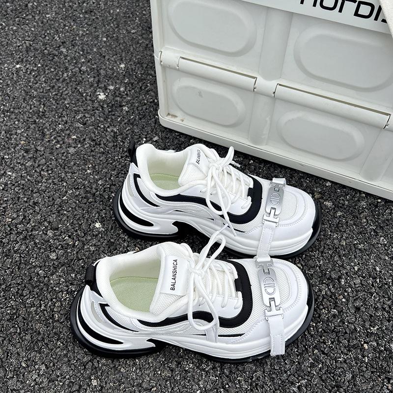 

Модные туфли на толстой подошве с квадратным носком, увеличивающие рост, кроссовки для папы, женские осенние новые тонкие и удобные спортивные и повседневные туфли 44