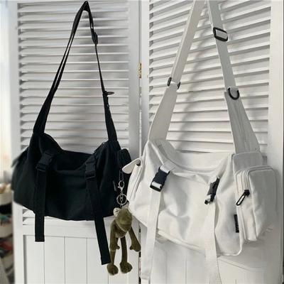 Einfache Canvas Umhängetasche für Damen Große Kapazität Lässige Umhängetasche Retro Ins Studententasche Messenger Bag Tragetasche Outdoor Reise Tragbare Herren Tasche