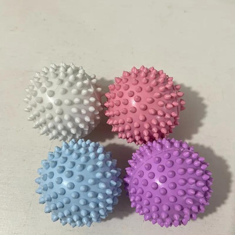 Natural Reusable Laundry Balls 4 Pack - Clothes Softener Wash Helper Remove Hair Prevent Tangling & Static Free Laundry Tools