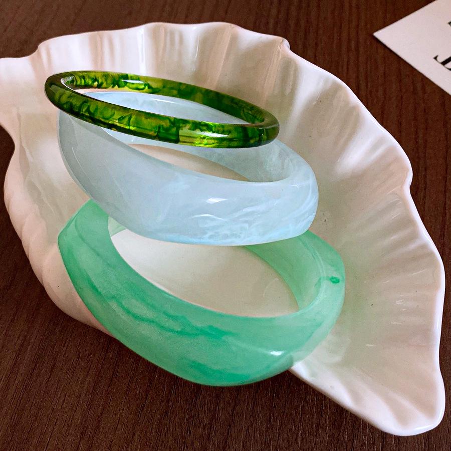 Elegant Geometric Resin Marbled Bangle - Chinese Style, Versatile Commuting Bracelet, Light Luxury Jewelry.