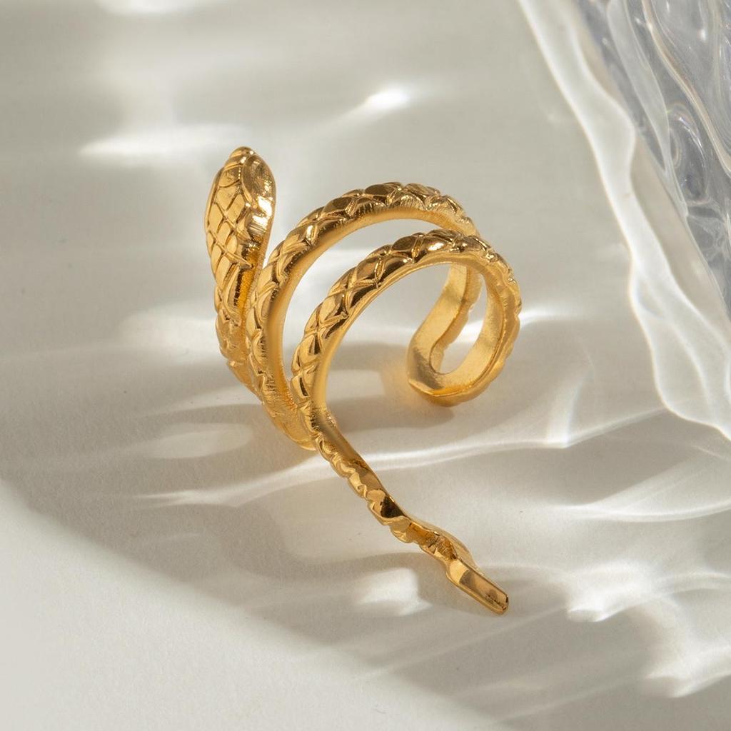 Elegant 18k Gold Hammered Snake-Shaped Ear Cuff Earrings