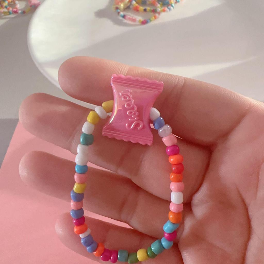 Barevný korálkový náramek s kreslenou princeznou pro děti - roztomilý, kreativní design s cukrovinkami