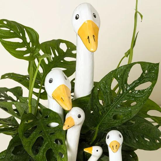 Porch Goose Statue Funny Goose Resin Decorative Garden Stake for Outdoor Lawn Yard Patio Garden Beds Planters Decor Gifts for Gardeners