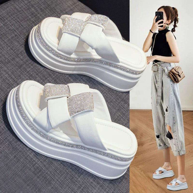 Wear one-word slippers outside, new muffin thick-soled soft-soled with skirts in summer, wear thin beach cool slippers