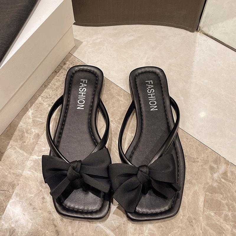 

Flat bottom cool slippers women s summer wear Korean fashion Internet celebrities ins flip-flops simple foot pinch non-slip bath beach 35