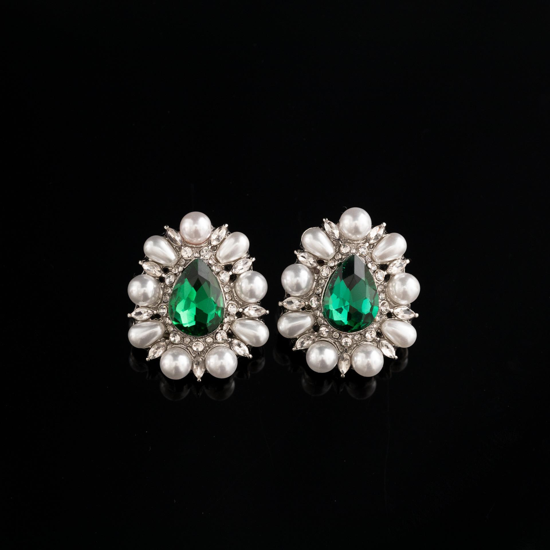 Live Fashion Popular High-End Imitation Emerald Pendant Slightly Inlaid With Colored Diamond Women S Necklace Pendant