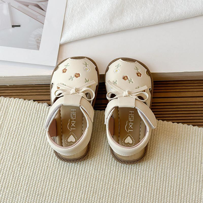 Children Sandals Girls Fashion Spring New Embroidery Princess Shoes Breathable Hollow-out Soft Sole Sandals Size 21-30