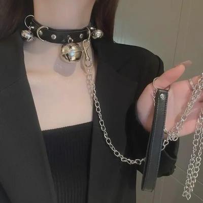 "Σέξι Κολιέ Τσόκερ": Κολιέ με Κουδούνι και Αλυσίδα για Άνδρες & Γυναίκες"