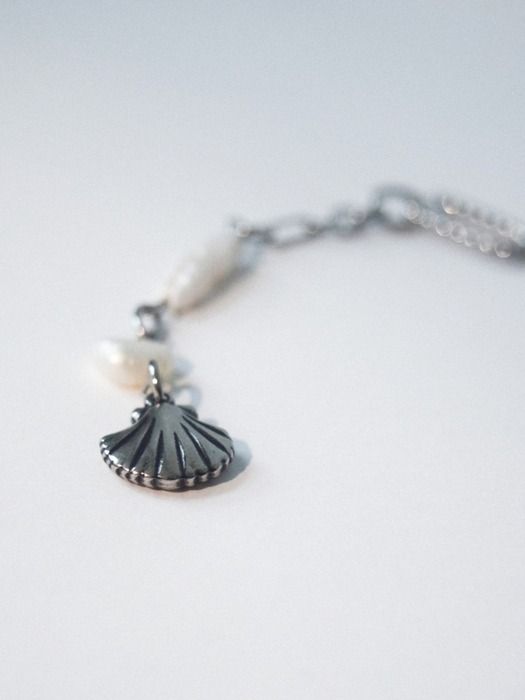 EVOKY Pearl of seashell charm