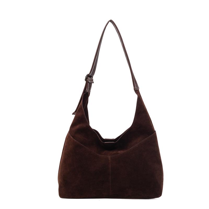Autumn Maillard large-capacity armpit bag, new suede tote bag, versatile single shoulder commuter tote bag.