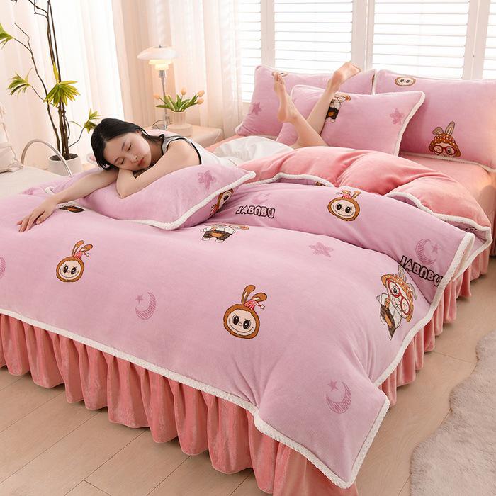 Winter Print Flannel Bed Set: Milk Velvet Duvet Cover & Sheet, Four Pieces